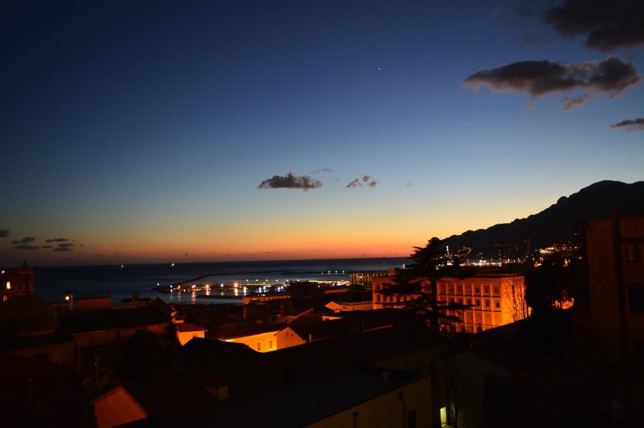 Antica Dimora In Centro Apartment Salerno Exterior photo